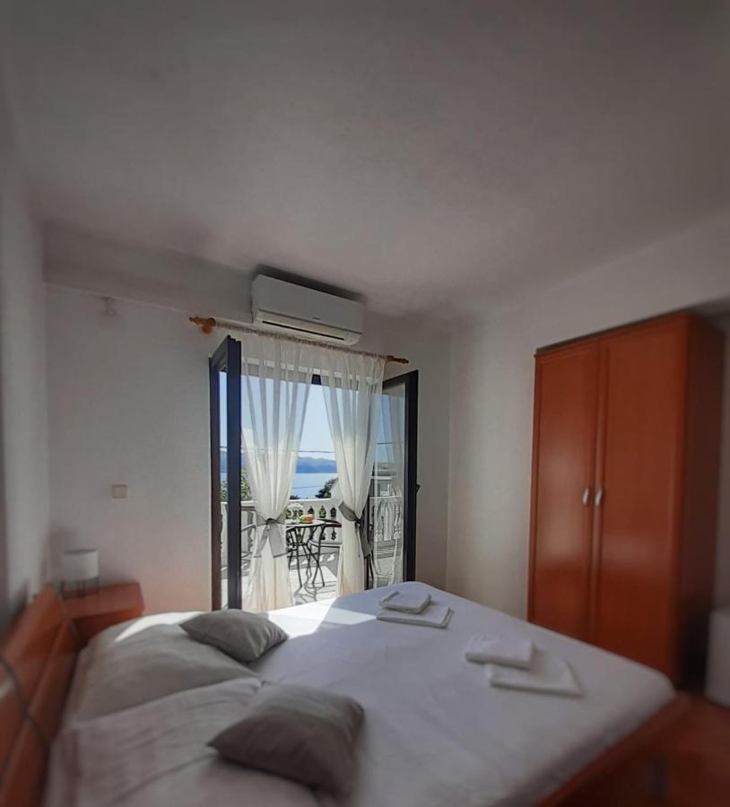 Guest House Keskic Karlobag Exteriér fotografie
