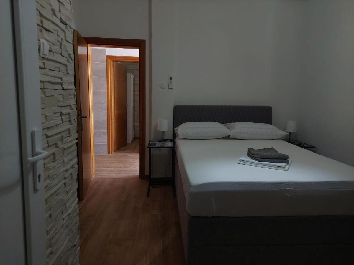Guest House Keskic Karlobag Exteriér fotografie